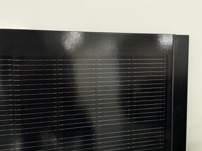Intégration des bâtiments durables Carreaux de toiture solaires résidentiels avec coefficient de température de tension en circuit ouvert -0,24%