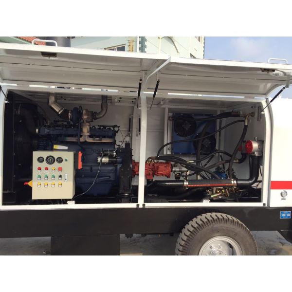 le powerTrailer 176kw diesel a monté la capacité de la pompe concrète 90m3/h