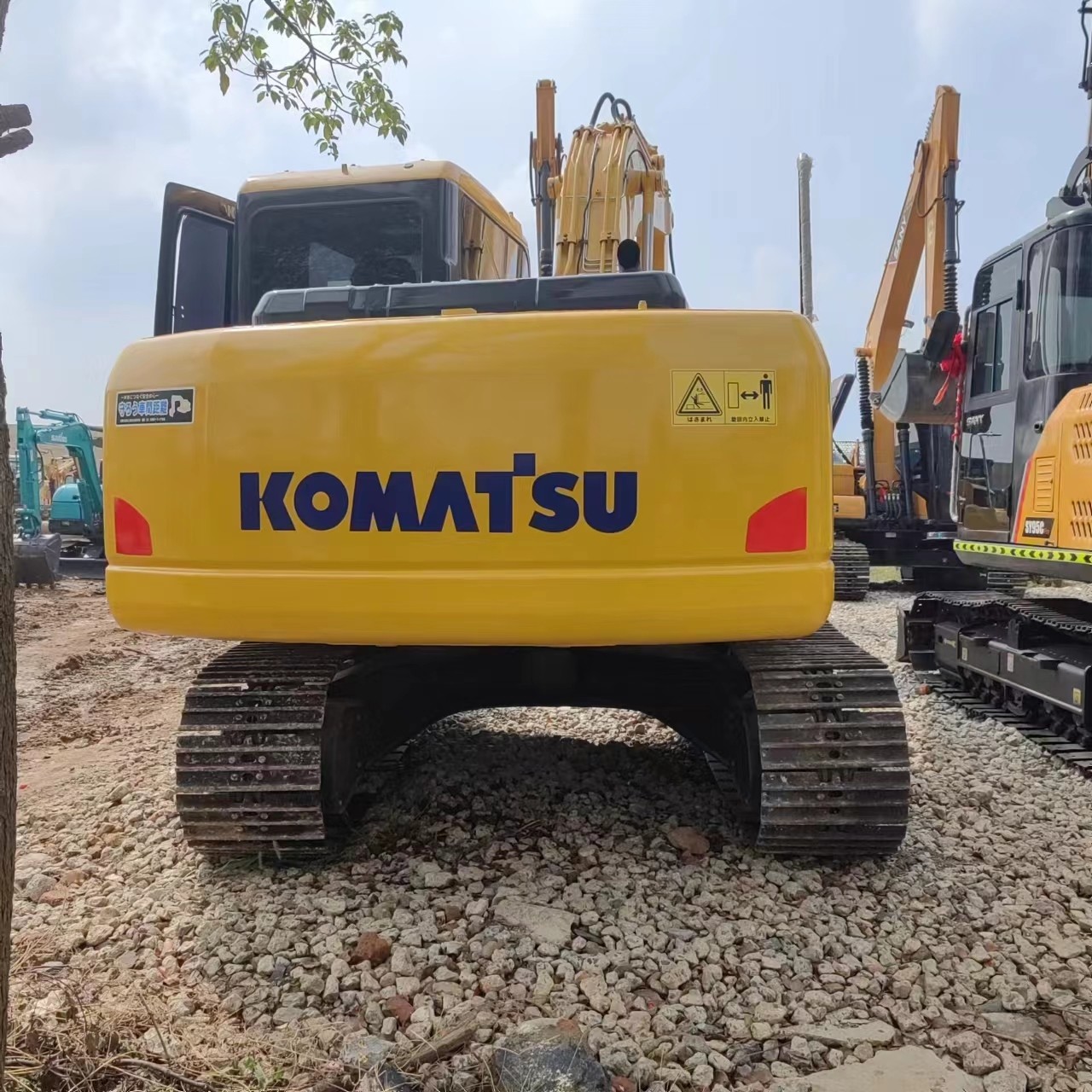 Оригинальный гидравлический насос Использованный экскаватор Komatsu PC130-7 с японским двигателем