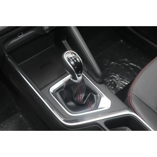 2023 Gx3 Geely Livan X3 PRO SUV de cuero de 5 puertas y 5 asientos Euro VI Condición de emisión con ajuste eléctrico del asiento del conductor