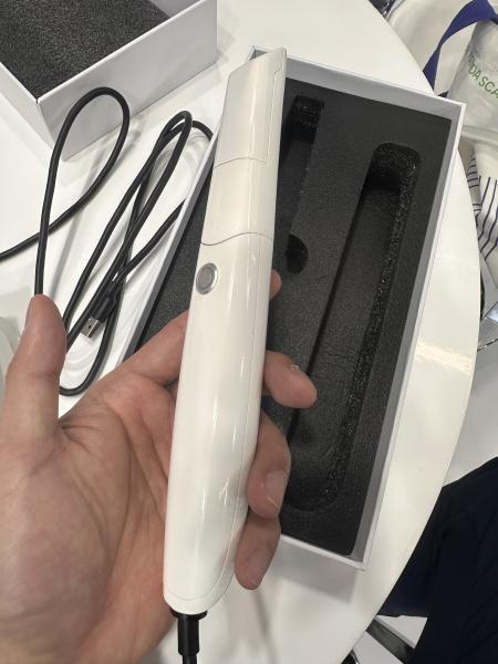 Single Crown Scanning Made Accurate with Dental Intraoral Scanner FPS 15 ≤10μm Accuracy