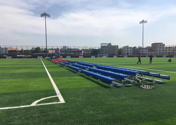As almofadas de borracha do pé do assento provisório portátil do estádio da bancada/rodízio travam