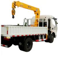 SINOTRUK HOWO 6 toneladas 4x2 Euro2 Mini camião de emissões guindaste montado Pequeno camião de caminhão com guindaste de braço de barra dobrável