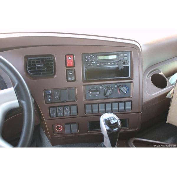 Heavy Truck Steyr D7B380 6X4 4X2 6X2 Tractor with 380HP and Automatic Air Conditioner