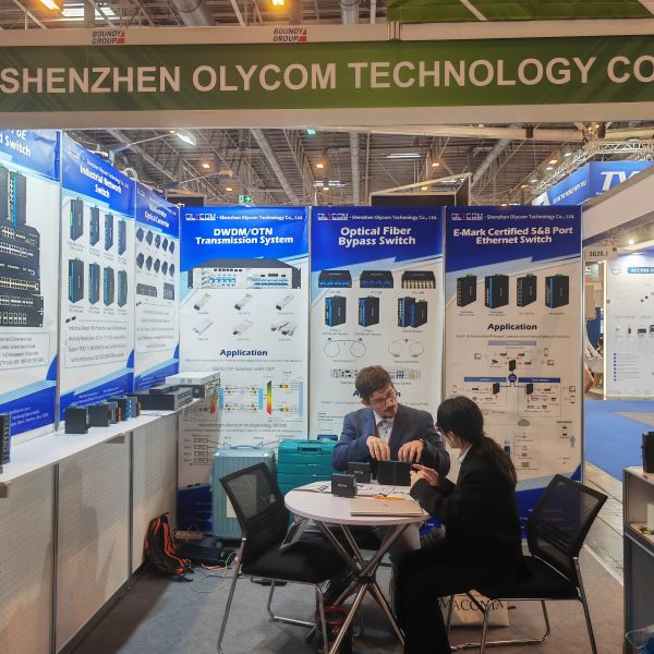 Мини 10G медиа конвертер Unmanaged SFP + оптоволоконный к 10GBased-T Rack Монтабельный