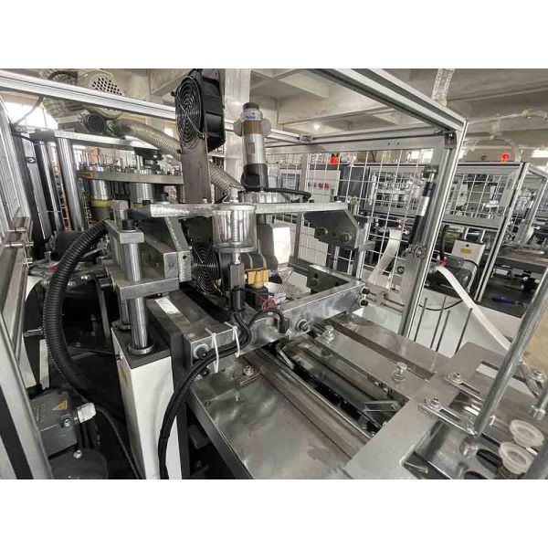 Máquina doble de la fabricación de la taza de café de la ondulación de la pared con control del PLC