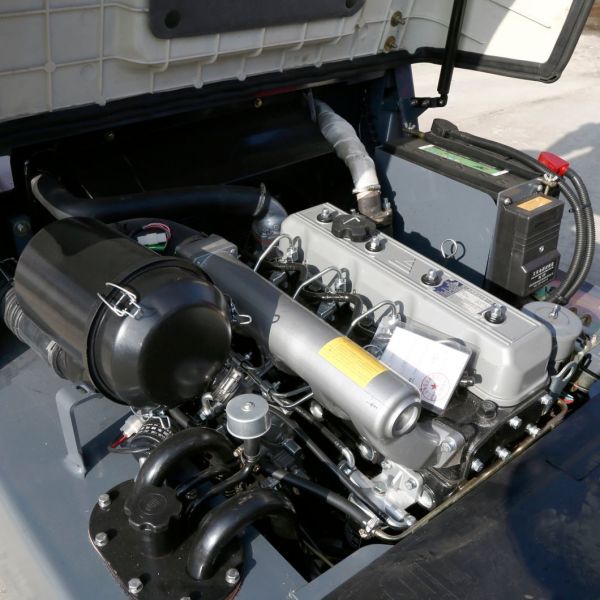 CE EPA Euro3 Certified 3 Ton Forklift with 1070mm Fork and Japanese Isuzu C240 Engine