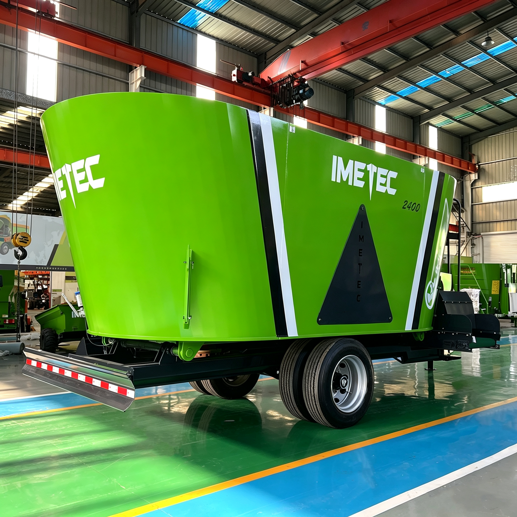 Electric Vertical Auger TMR Feed Mixer Manganese Steel Blade For Forage Cutting