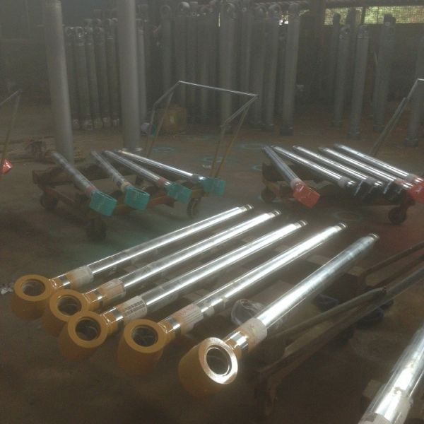  cat E320 bucket  hydraulic cylinder rod   earthmoving spare parts