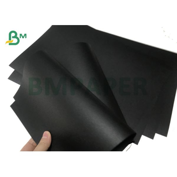Tablero de papel de empaquetado negro oscuro de Rolls 150gsm 200gsm de los lados enormes del doble Tablero de papel de empaquetado negro oscuro de los lados del doble de los rollos enormes 150gsm 200gsm