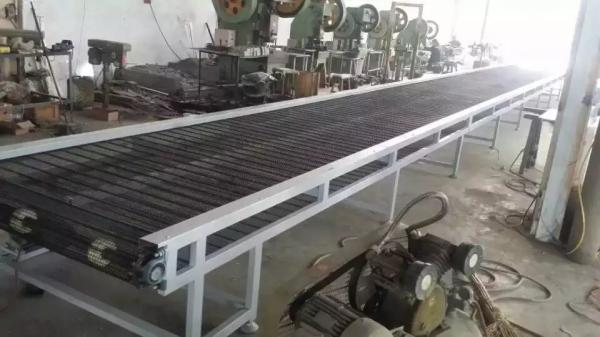                  Container Truck Loading Unloading Flexible Belt Conveyor Motorized Telescopic Roller Conveyor for Carton Box             
