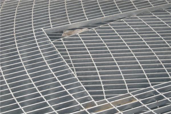 Plain Galvanized Serrated Bar Grating Rectangular Or Round Shape