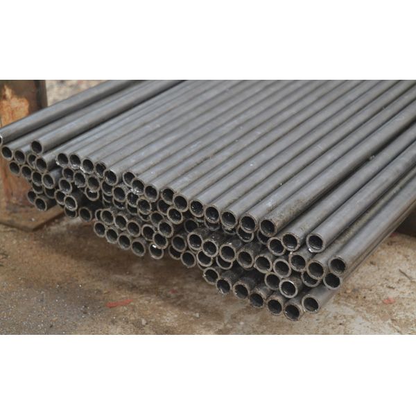 Cold Drawn Precision Steel Pipe 30 Mm Carbon Seamless Tube