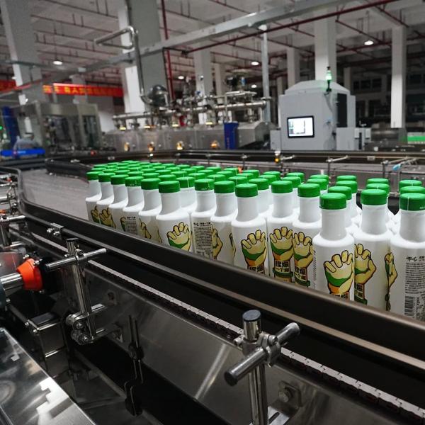 18Ligne complète aseptique de boissons Ligne de production d'eau de coco