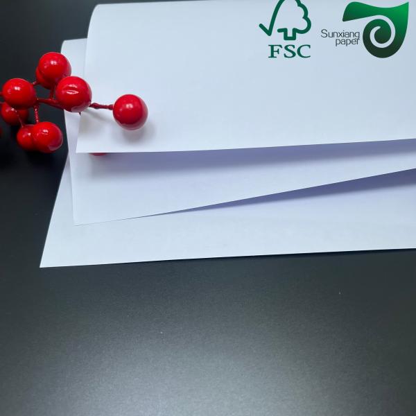 Papier sans bois non recouvert de 70 et 80 livres avec une excellente absorption d'encre disponible sous forme de bobine ou de feuille