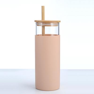 Personnalisation 16 oz Bouteilles de verre de boissons Bouteilles de café en verre avec couvercles en bambou Paille de bambou Silicone Manche anti-fuite Design anti-éclaboussures