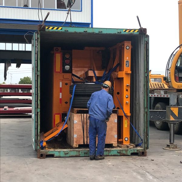 50/60/80/100 Tons Low Bed Trailer for Heavy Duty Excavator Transportation Solutions