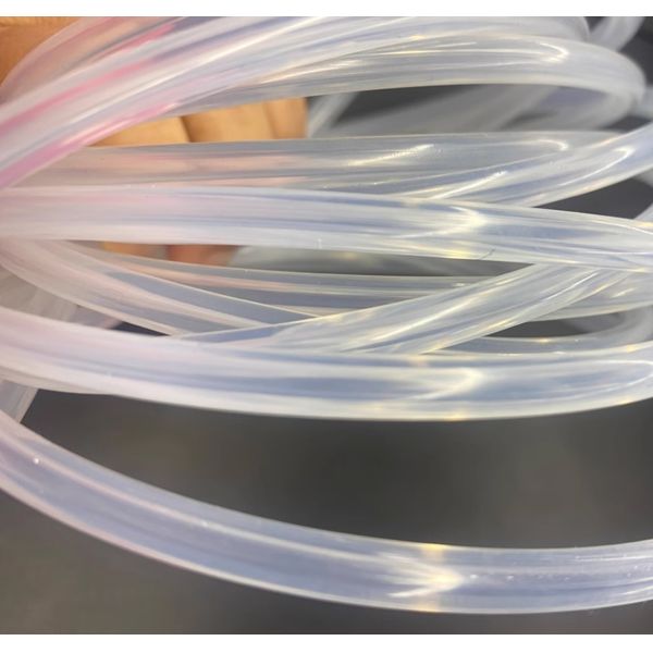 Platine de qualité alimentaire à surface lisse séchée Extrusion de tubes de silicone pour l'eau et l'air