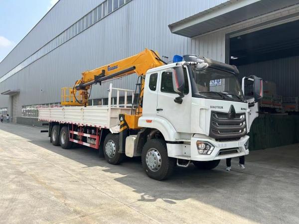 SINOTRUK HOWO 6x4 Flat Bed Truck Mounted Crane