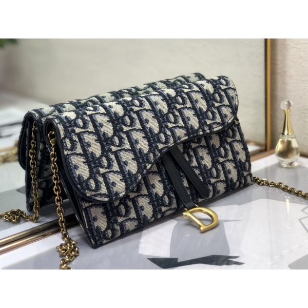 L'OEM a stigmatisé la selle long Dior Oblique Jacquard Pouch Wallet