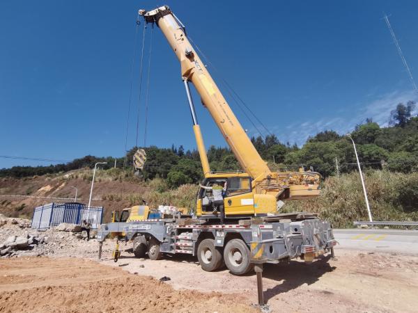 Certification ISO9001 et service après-vente 2017 Crane de camion mobile chinois de 55 tonnes utilisée