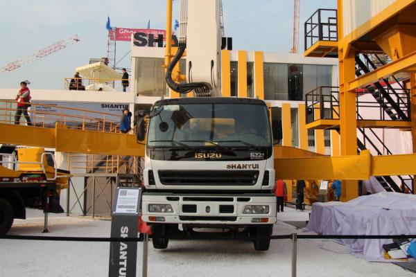 Special Purpose Truck , Truck Mounted Concrete Boom Pump Multi - protection