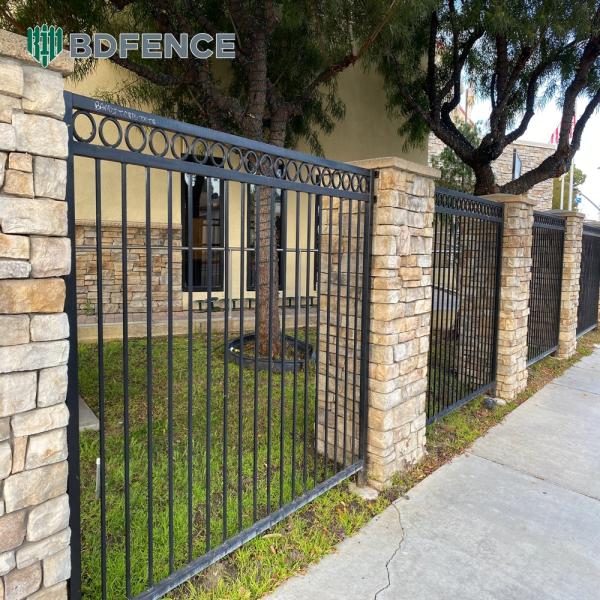 Safety First Tubular Steel Fence Child-Proof