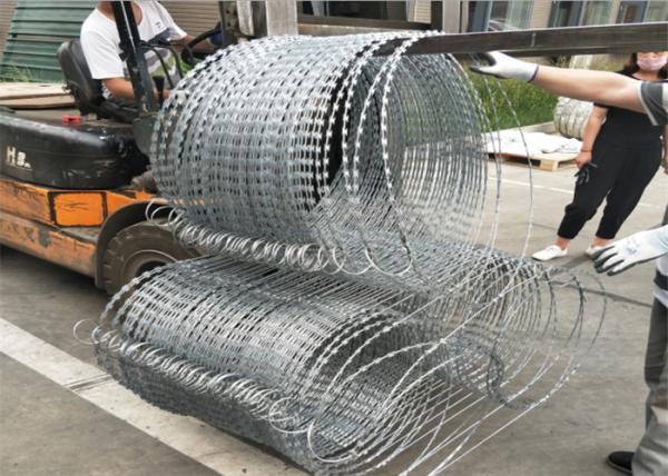 Arame farpado sanfona galvanizado da lâmina do fio BTO22 da lâmina reta