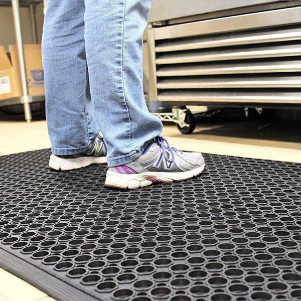 E-Purchasing Brands Anti-Slip Ring Drainage Safety Rubber Mat With Beveled Edge For Outdoor Kitchen Factory