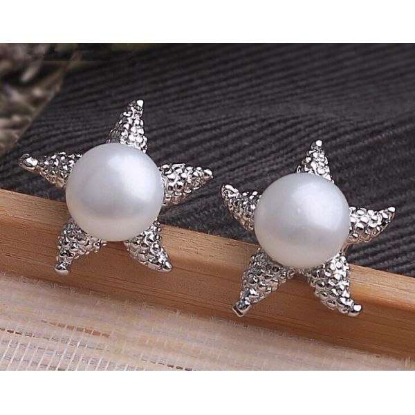 Freshwater pearl starfish stud earrings