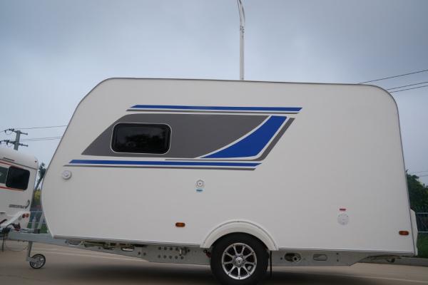 Petites remorques de campeur légères de la remorque de campeur de planéité FRP rv avec la cuisine
