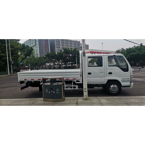 Isuzu double-row 5-seater cargo truck 2WD rear drive 4×2 diesel manual transmission