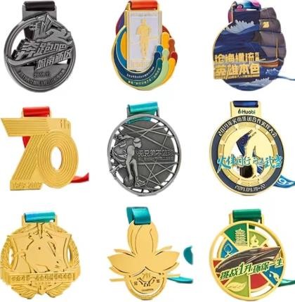 Custom Design Zinc Alloy Die Cast 3D Football Medal for Sport Awards