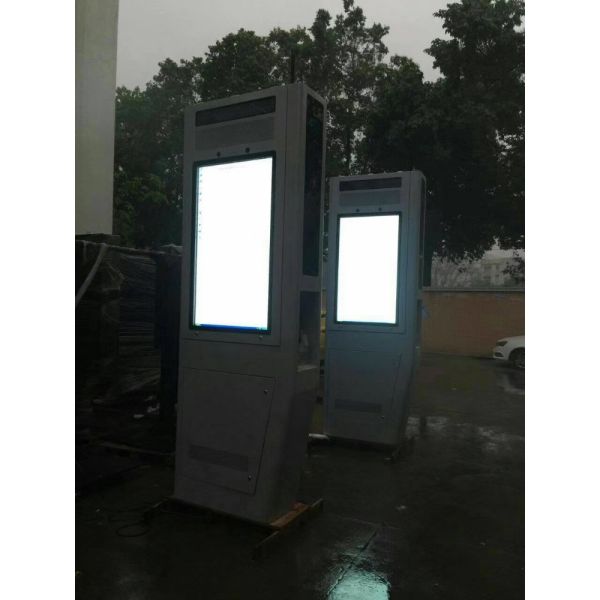 Capcitive Outdoor Digital Signage , Touch Screen Kiosk Stand For Road Advertising Sign