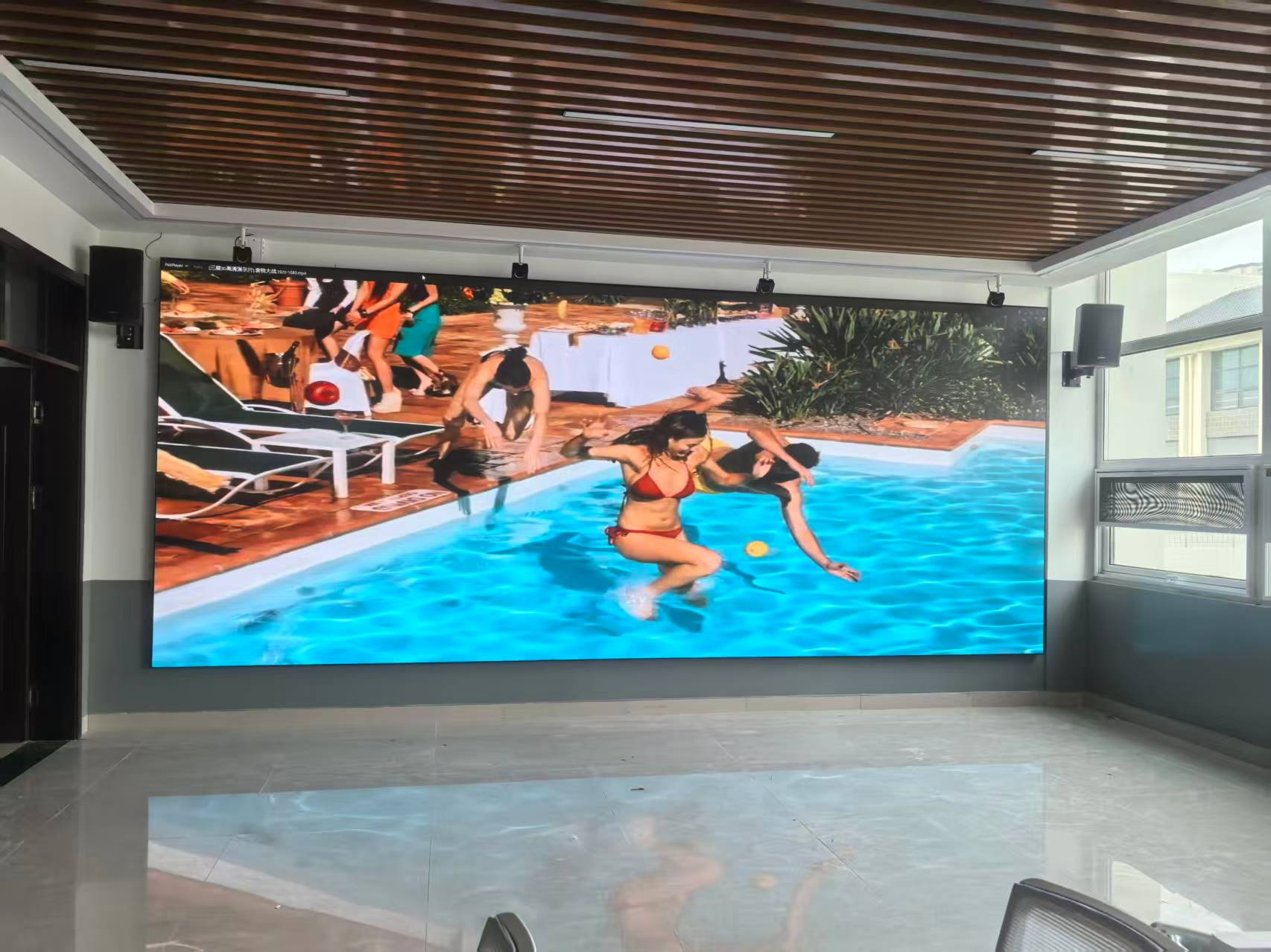 Ultra Thin Fine Pitch All In One LED Display For Smart Education Seamless Collaboration