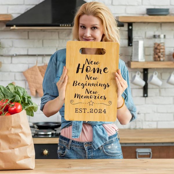 Personalized Bamboo Cutting Board with Handle and Sustainable Oil-Preserving Function