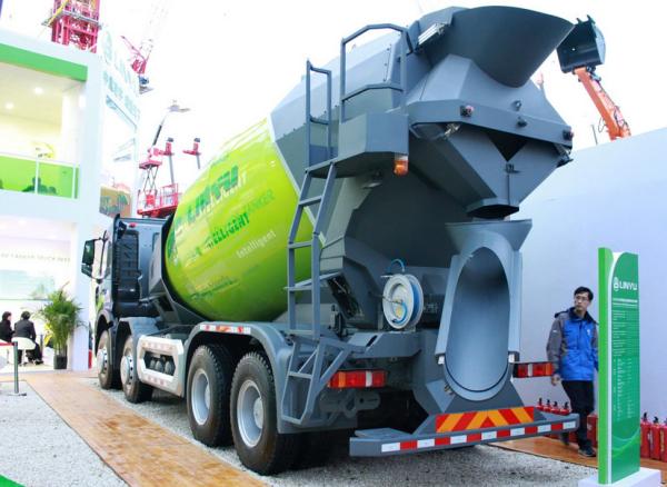 12 Wheels Concrete Mixer Truck 10 Cubic Meter 371hp 8X4 White