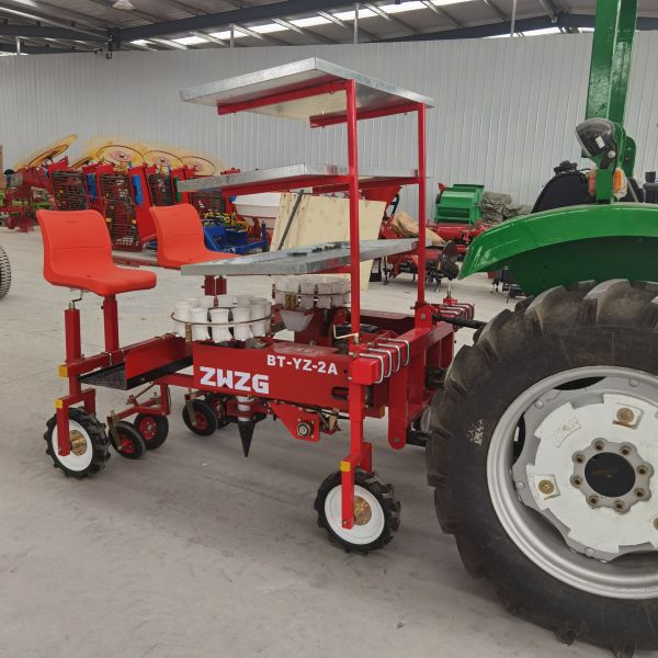 6000 - 8000plants/Hour Vegetable Transplanter Row Distance 30 - 60cm