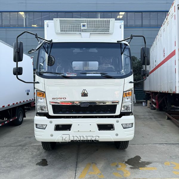 Новый Lihgt холодильный грузовик Sinotruck 4X2 5 тонн для охлаждения продуктов питания доставка низкая цена