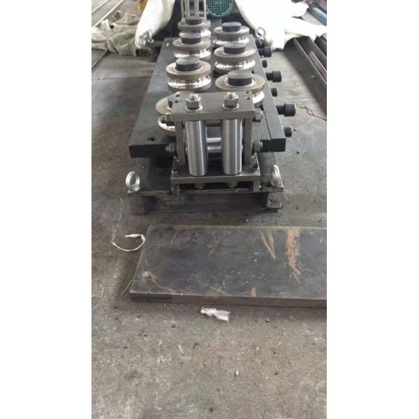 Electric Power arrolla precisión industrial de la enderezadora del tubo de la tubería la alta