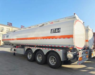 Ordinary Liquid Transportation Semi Trailer Refueling Trucks Large Oil Tank Trucks Liquefied Natural Gas Transportation