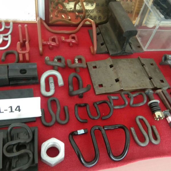 Гальванизированный слипер нержавеющей стали железнодорожный привинчивает размеры 2.5mm 8mm