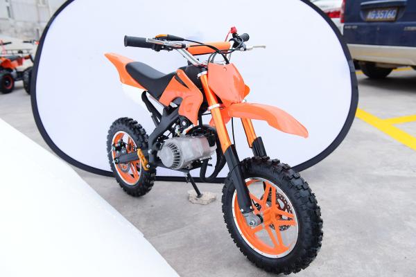 49cc ATV gas:oil=25:1 ,2-stroke,single cylinder.air-cooled.pull start,good quality