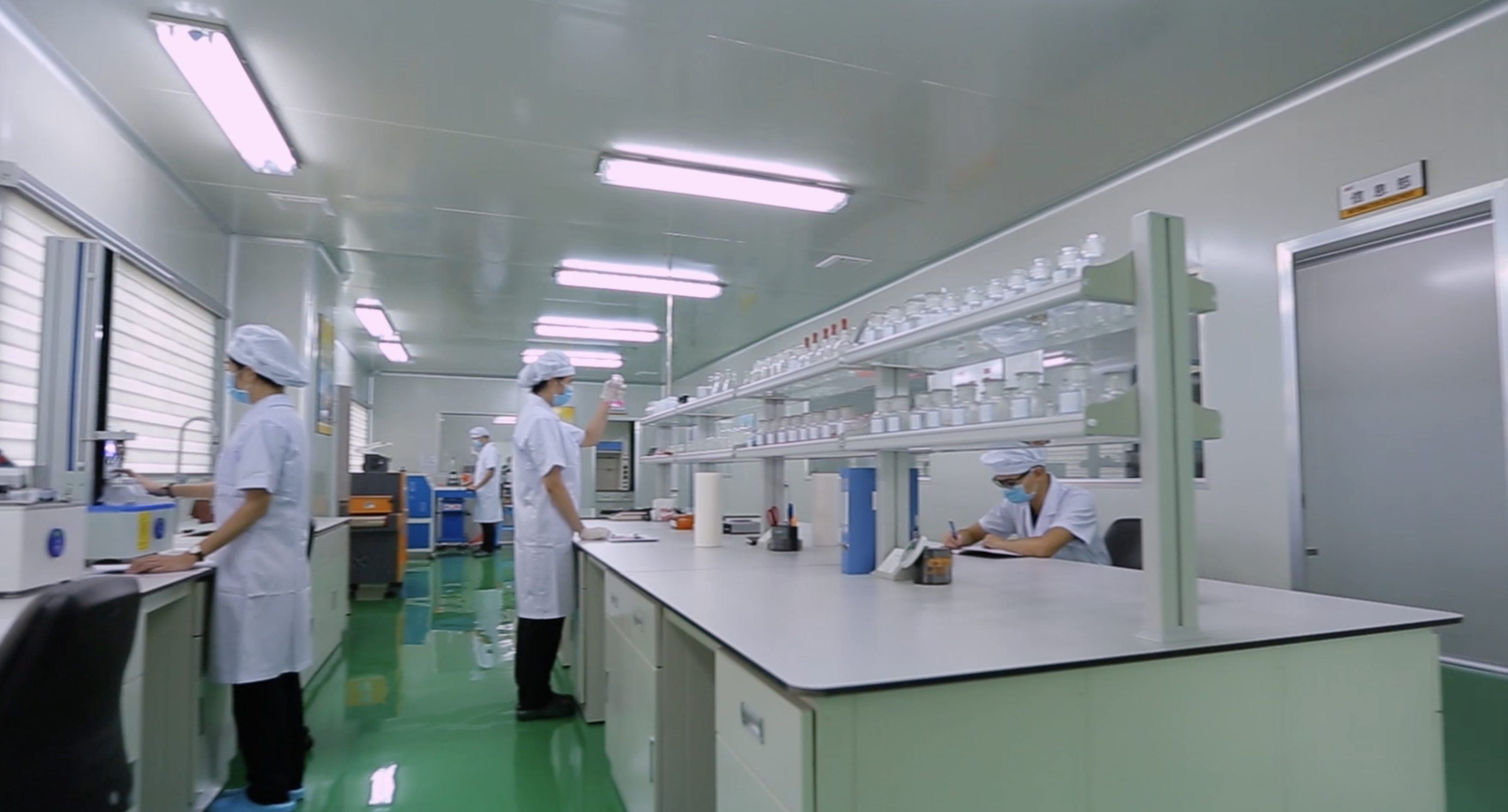 Révolutionnez vos emballages de boîtes avec un film écologique en miroir