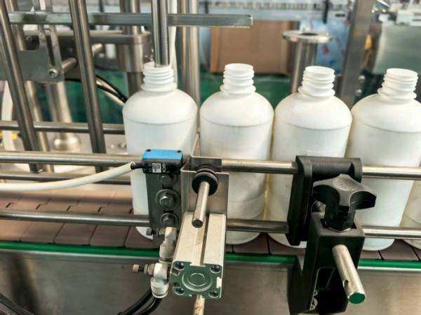 PET Bottle Liquid Filling Machine, Aseptic Filling For 30-500ml Bottles Ideal For Cosmetics, Cleaning Agents, And More With Nitrogen Purging