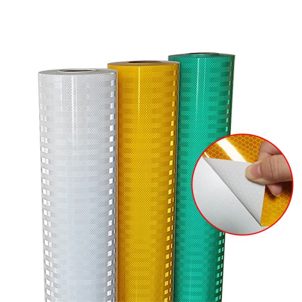 ASTM D4956 Type II EGP Reflective Sheeting With Pressure Sensitive Adhesive For Priority Road Signs