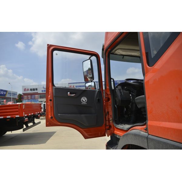 5600 мм колесной базы Dongfeng 4X2 холодильный грузовик для эффективной транспортировки овощей