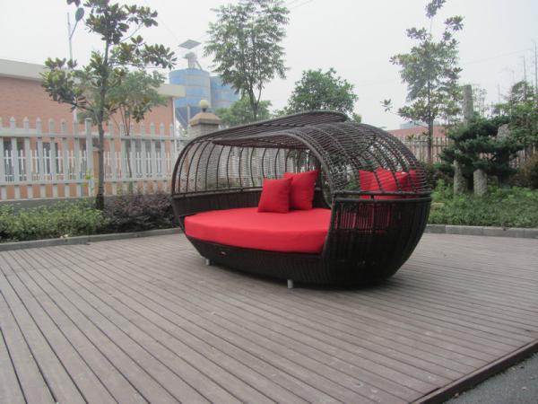 UV Resistant Outdoor Rattan Daybed , Dark Brown Wicker Oval Bed
