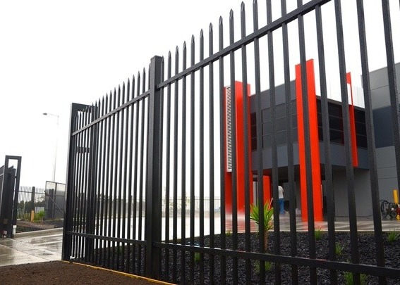 1.8m Tall Tubular Steel Gate , Fadeless 4 Rail Fencing