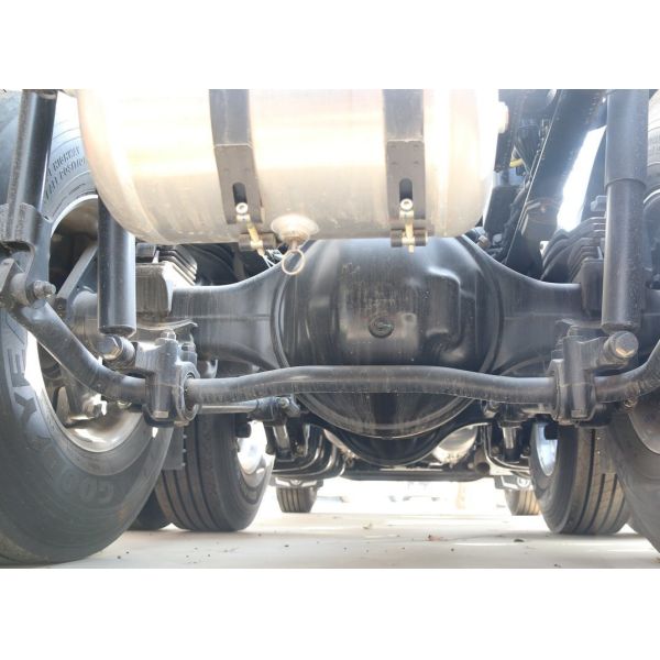 Прицел грузовик белый цвет 6*4 Шекман Х6000 Камминс 490 л.с. Двигатель 10 шинок Лист пружина